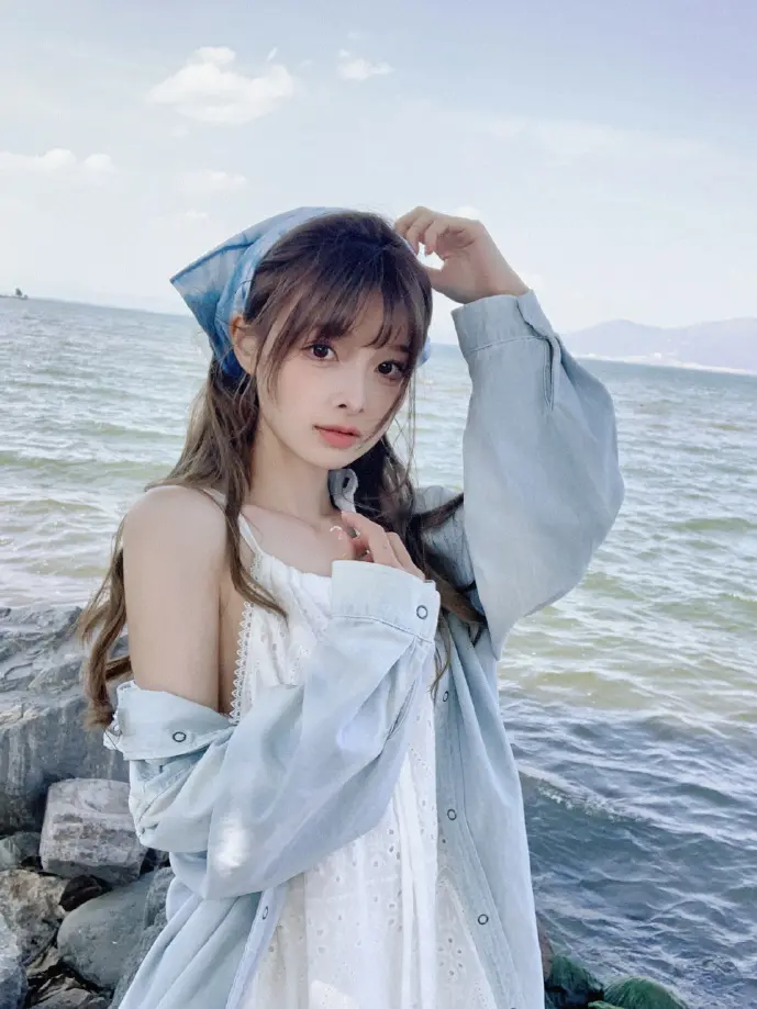 QQ轻聊版界面对比